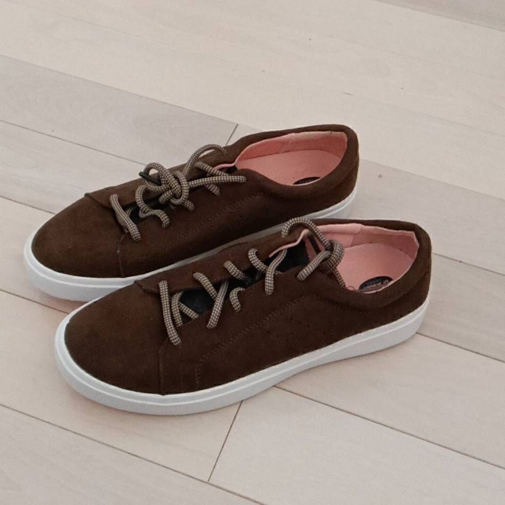 Dr. Scholl's Women's Wander Lace Fashion Sneakers Merlot Microfiber Brown Size 9